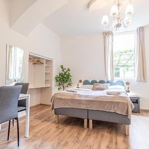 Studio met een King Size Bed